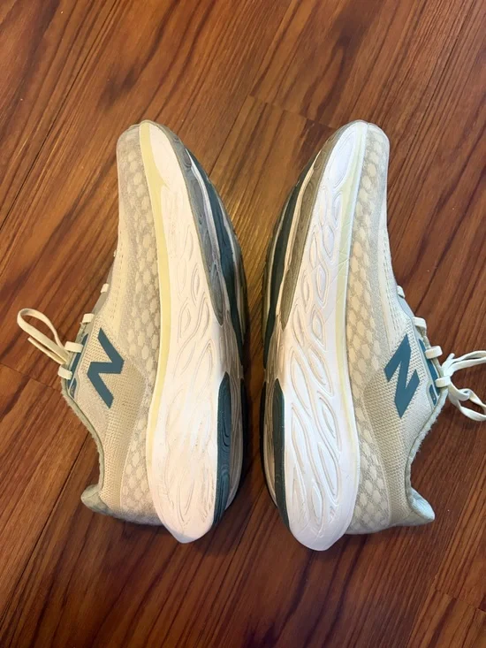 New Balance Light Green Fresh Foam 1080 Running Shoes - Picture 3 of 6